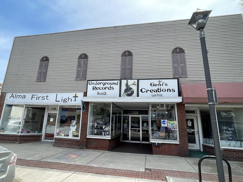 Primary Photo Of 124 E Superior St, Alma Storefront Retail Office For Sale