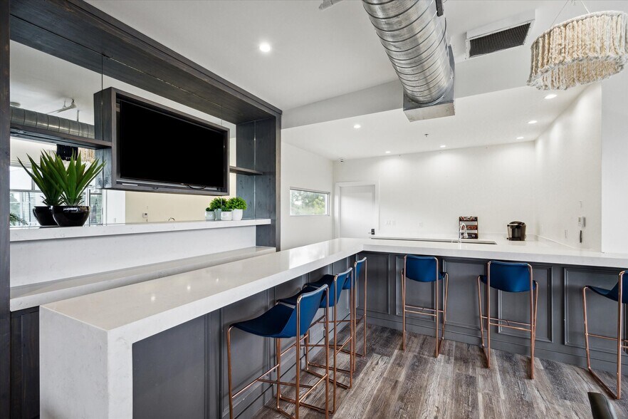 More Photos Of 25814 Budde Rd, Spring Loft Creative Space For Sale