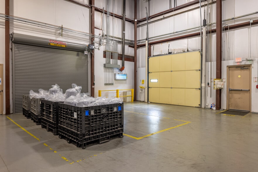 More Photos Of 172 Riverbend St, Waynesville Manufacturing For Lease