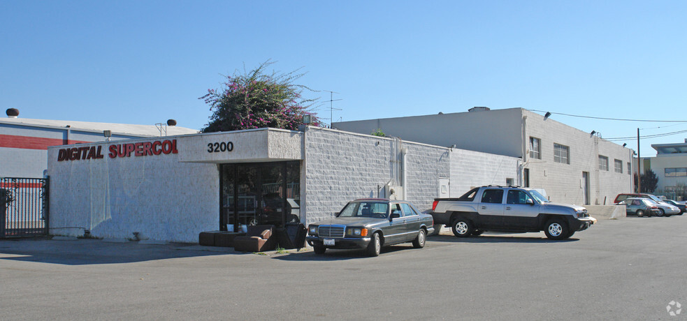 Primary Photo Of 3200 Olympic Blvd, Santa Monica Industrial For Lease