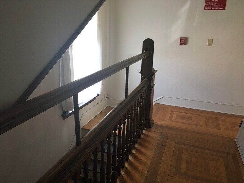 More Photos Of 121-123 Brownell St, New Haven Apartments For Sale