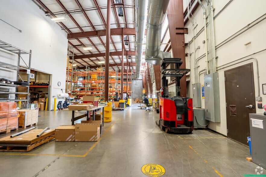 More Photos Of 4400 S Sam Houston Pky E, Houston Warehouse For Lease