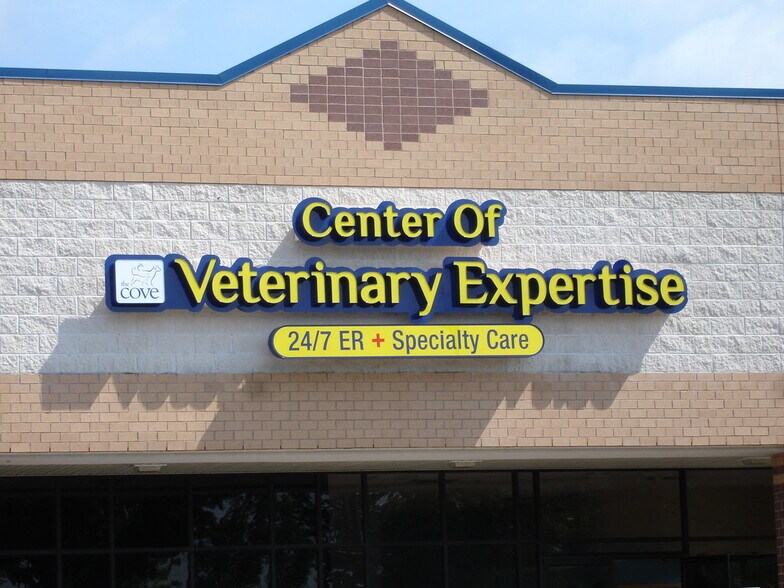 More Photos Of 6540 Hampton Roads Pky, Suffolk General Retail For Lease