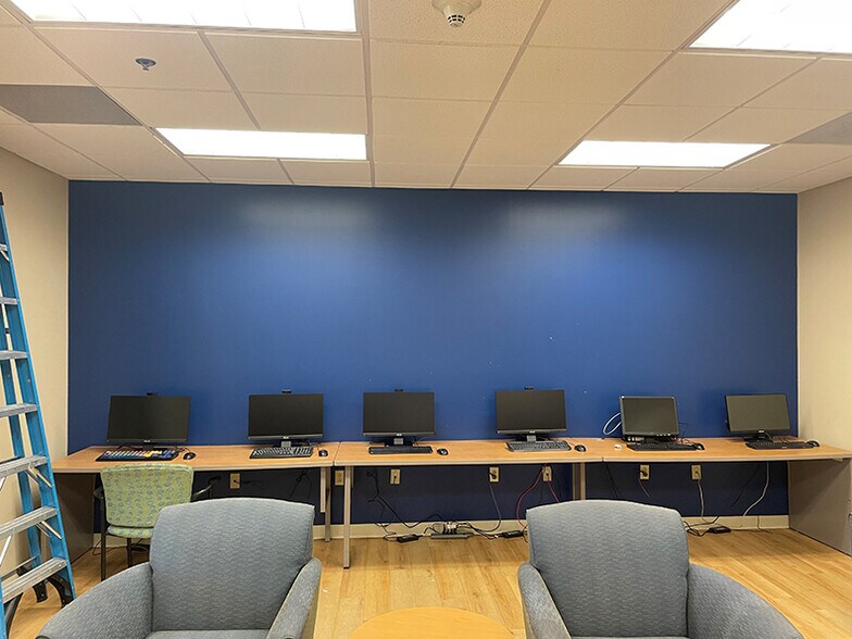 More Photos Of 3971 Knight Arnold Rd, Memphis Office For Sale