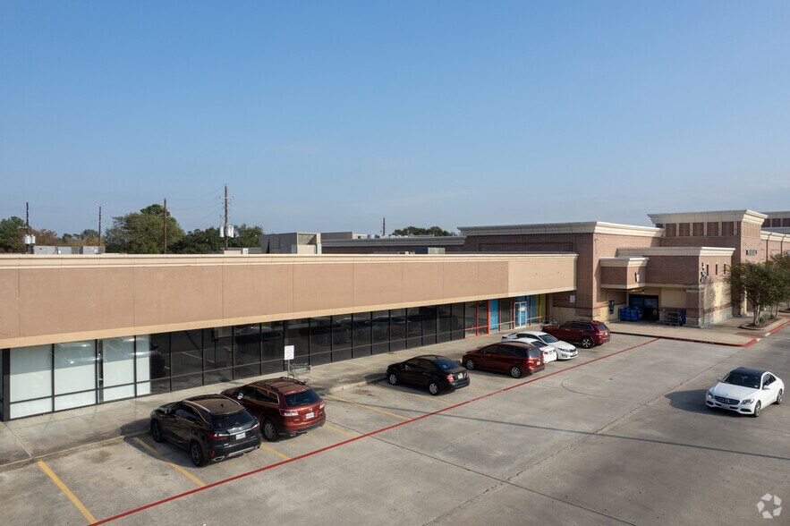 More Photos Of 18416-18508 Kuykendahl Rd, Spring Freestanding For Lease