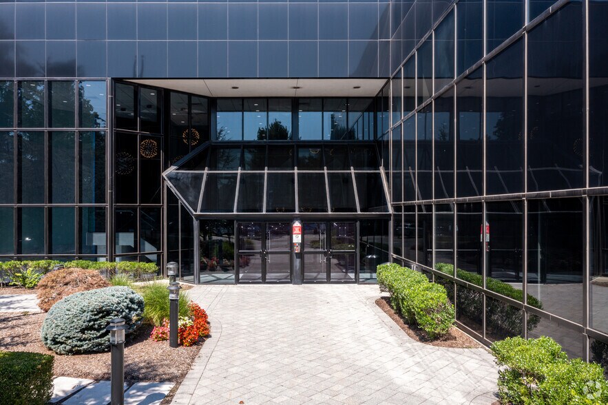 More Photos Of 50 Chestnut Ridge Rd, Montvale Office For Lease