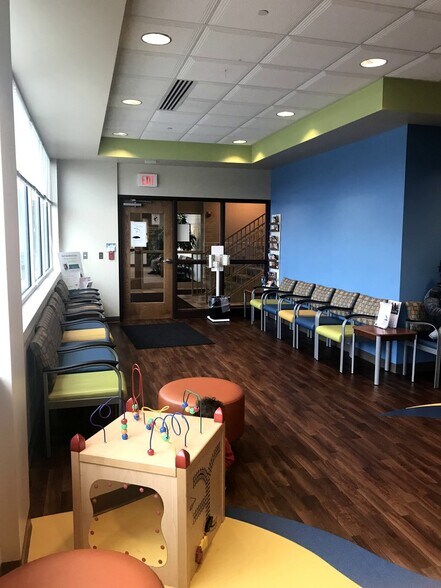 More Photos Of 5250 S 108th St, Hales Corners Medical For Lease