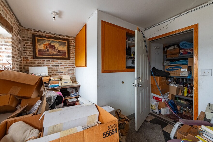 More Photos Of 601 W 47th St, Chicago Storefront Retail Residential For Sale