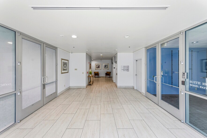 More Photos Of 2051 W Northern Ave, Phoenix Medical For Lease