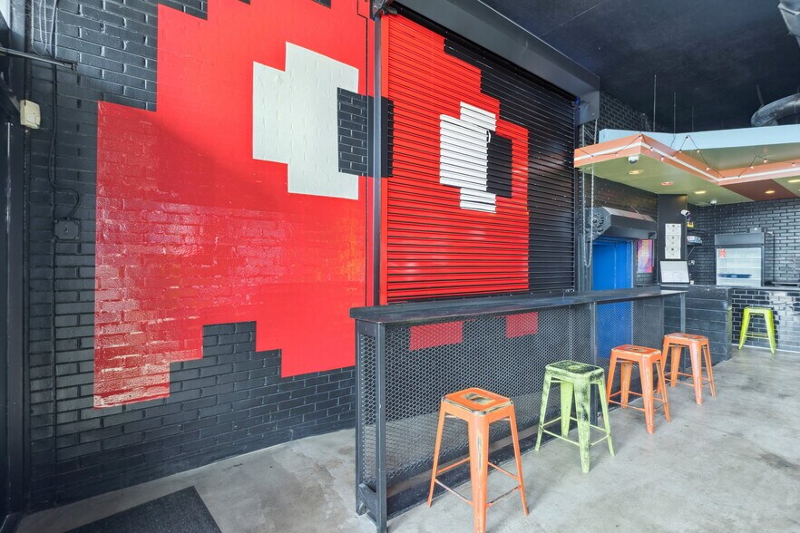 More Photos Of 1012 N Walker Ave, Oklahoma City Bar For Lease