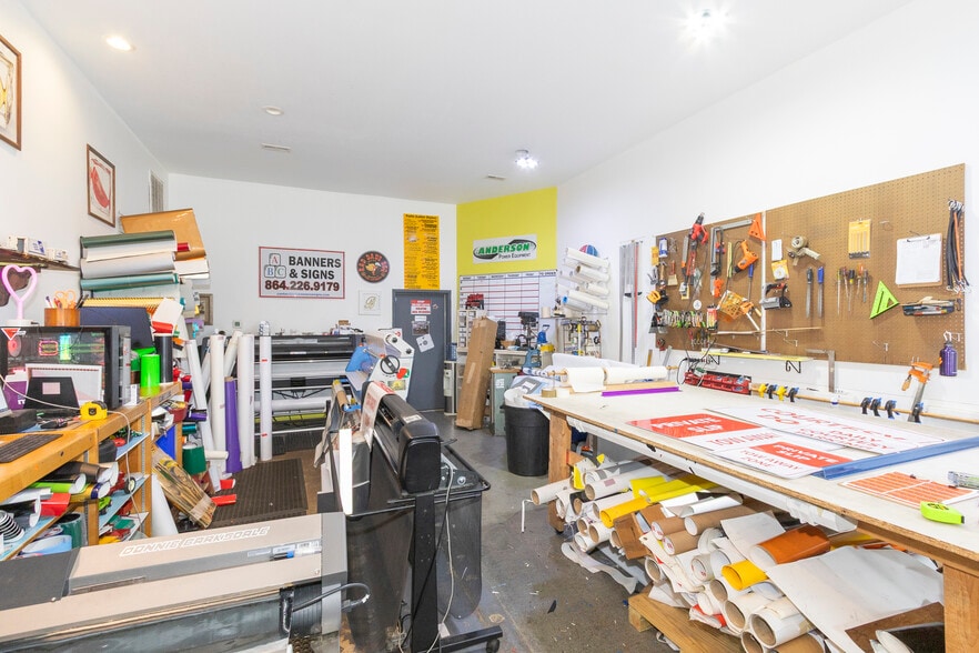 More Photos Of 107 E Orr St, Anderson General Retail For Sale