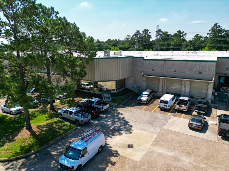 More Photos Of 455-465 W 38th St, Houston Warehouse For Lease
