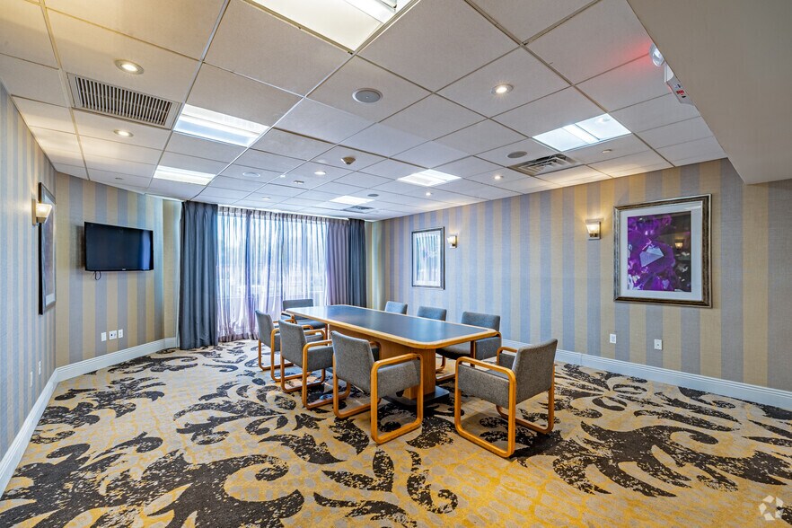 More Photos Of 50 Kenny Pl, Saddle Brook Hospitality For Sale