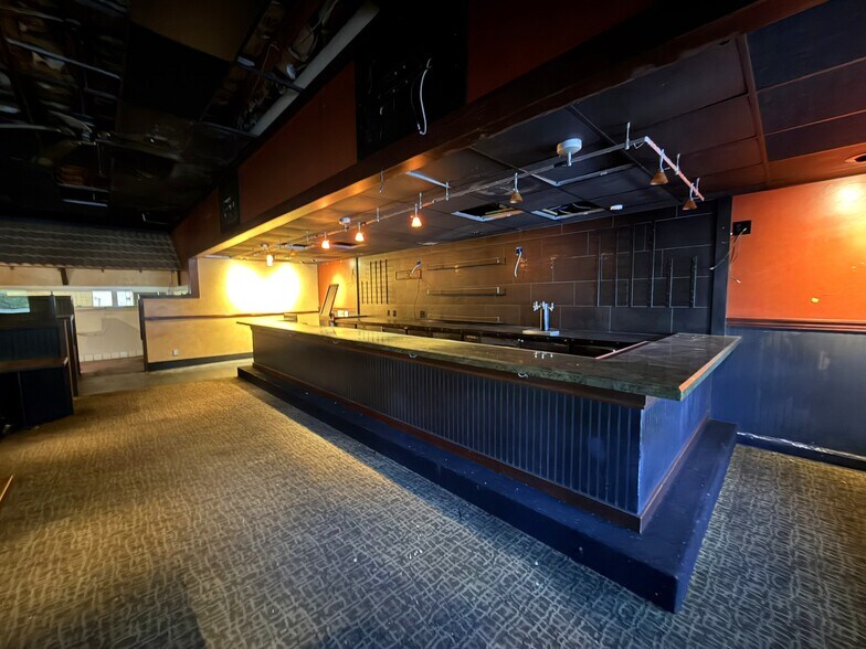 More Photos Of 470 S Rosemead Blvd, Pasadena General Retail For Sale