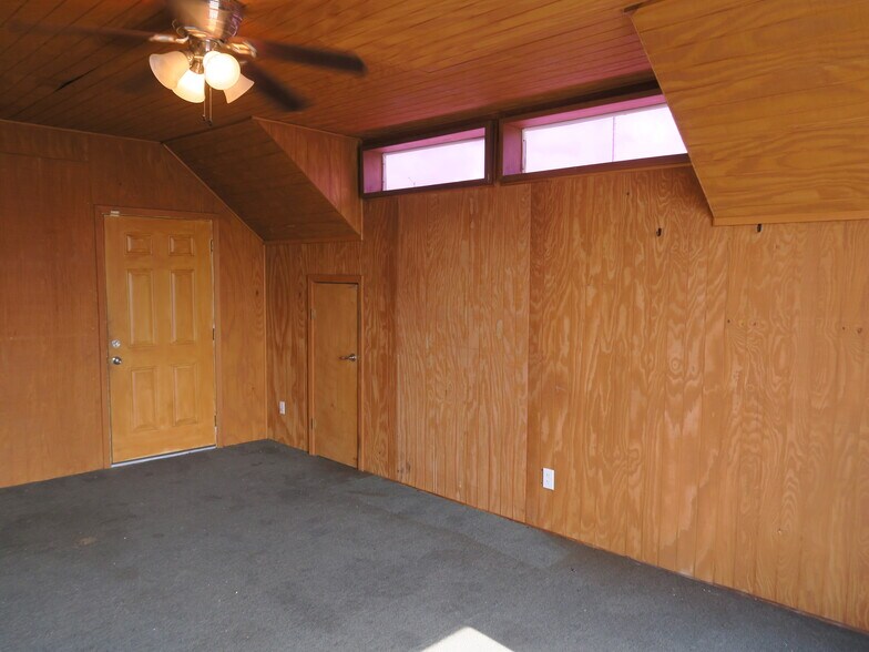 More Photos Of 5707 Schumacher Ln, Houston Auto Dealership For Lease