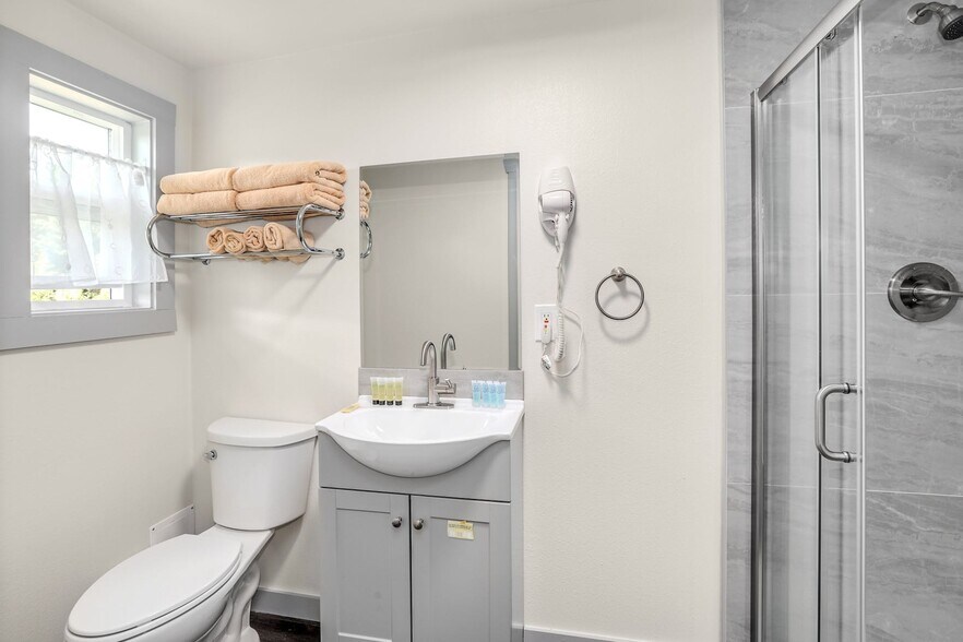 More Photos Of 44618 State Route 20, Concrete Hotel For Sale