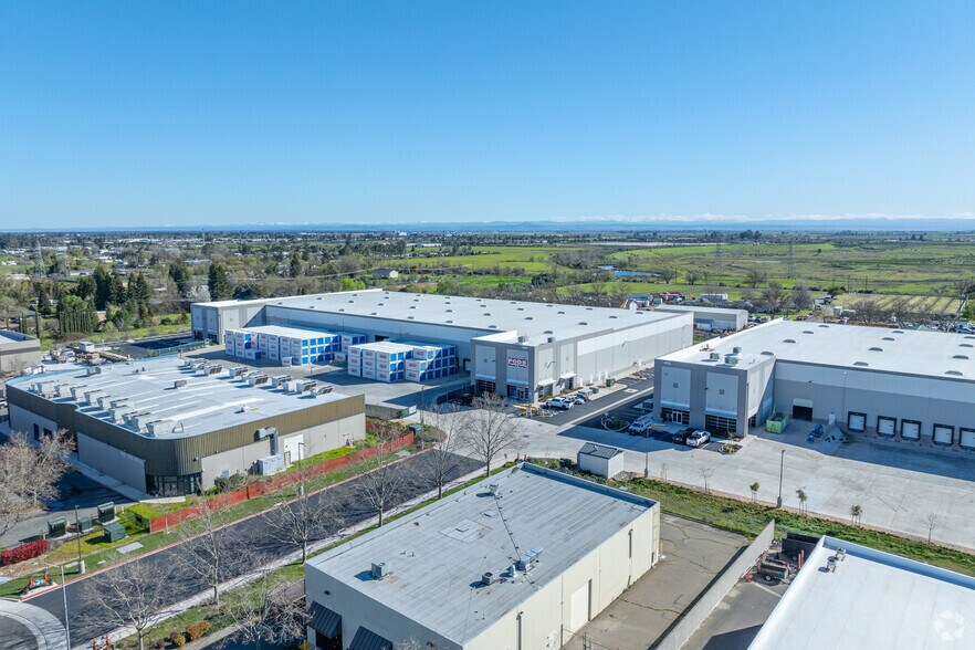 More Photos Of 24 Wayne Ct, Sacramento Warehouse For Lease