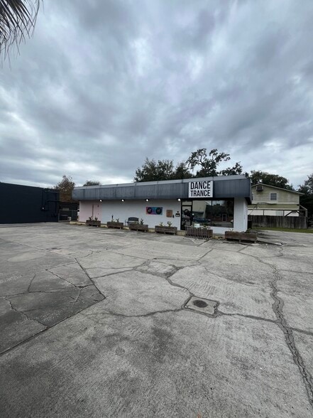 More Photos Of 1828 Edgewater Dr, Orlando Freestanding For Sale