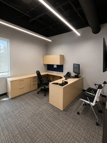 More Photos Of 9400 Plum Dr, Urbandale Office For Lease