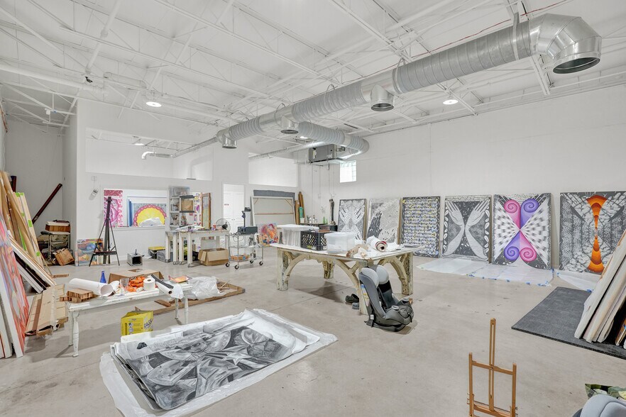 More Photos Of 1820 NE 146th St, Miami Manufacturing For Lease