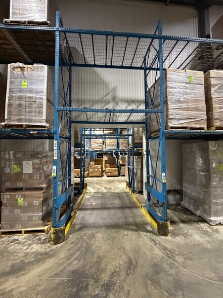 More Photos Of 3255 Meridian Pky, Weston Refrigeration Cold Storage For Lease