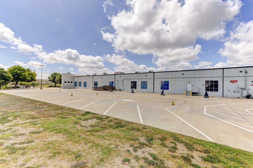 More Photos Of 9100 Hwy 290 E, Austin Research And Development For Sale