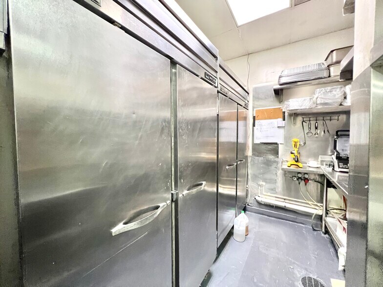 More Photos Of 223 Valencia Ave, Coral Gables Restaurant For Sale