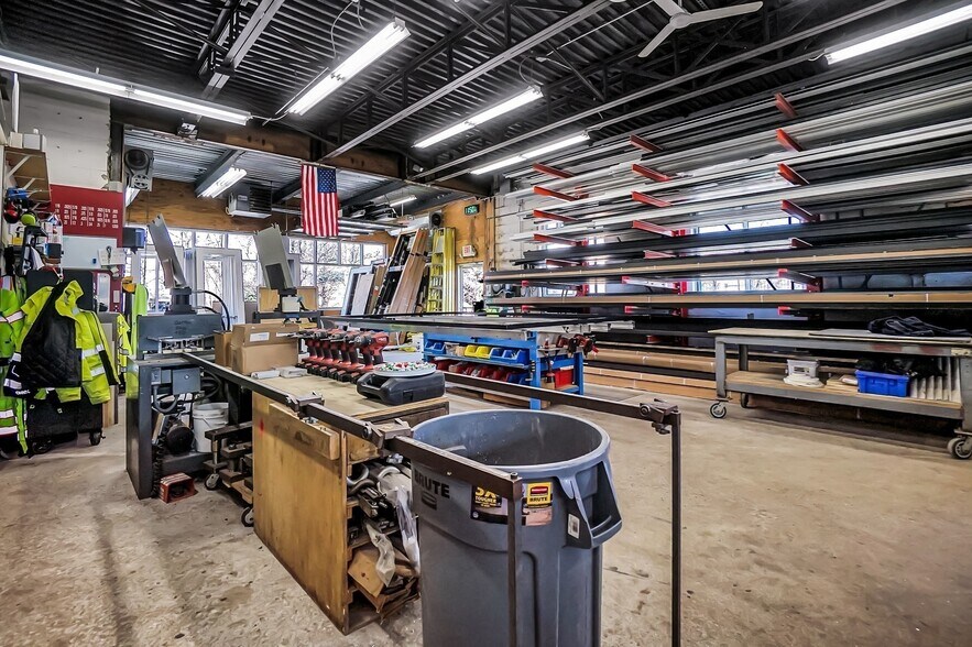 More Photos Of 231 Lexington St, Waltham Industrial For Sale