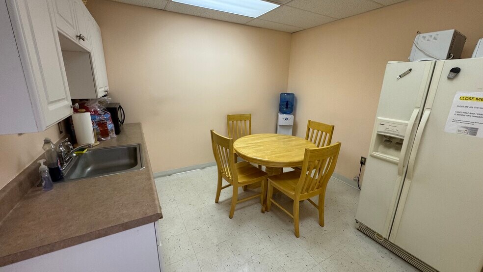 More Photos Of 958 N Penn St, Allentown Warehouse For Sale