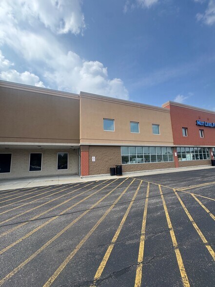 More Photos Of 8340 Colerain Ave, Cincinnati Unknown For Lease