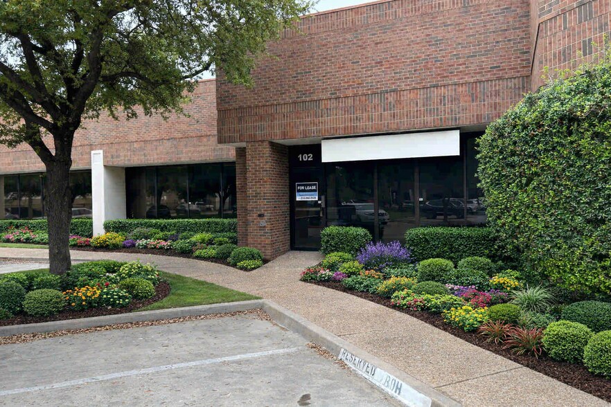 Primary Photo Of 7920 Elmbrook Dr, Dallas Medical For Lease