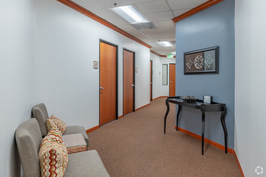 More Photos Of 23120 Alicia Pky, Mission Viejo Medical For Lease