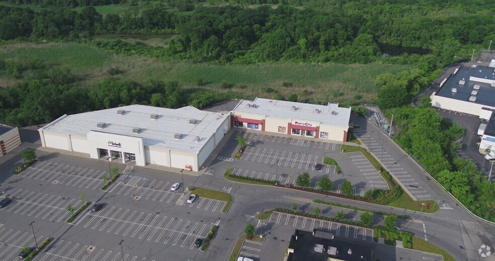 More Photos Of 201 Highland Ave, Seekonk Unknown For Lease