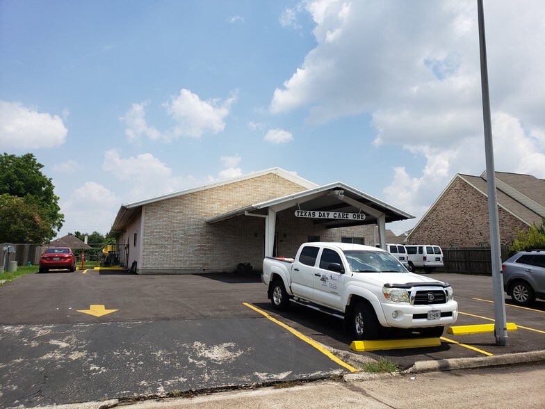 More Photos Of 1803 Kenwick Pl, Pasadena Daycare Center For Sale