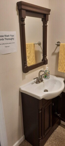More Photos Of 55 Carleton Ave, East Islip Medical For Sale