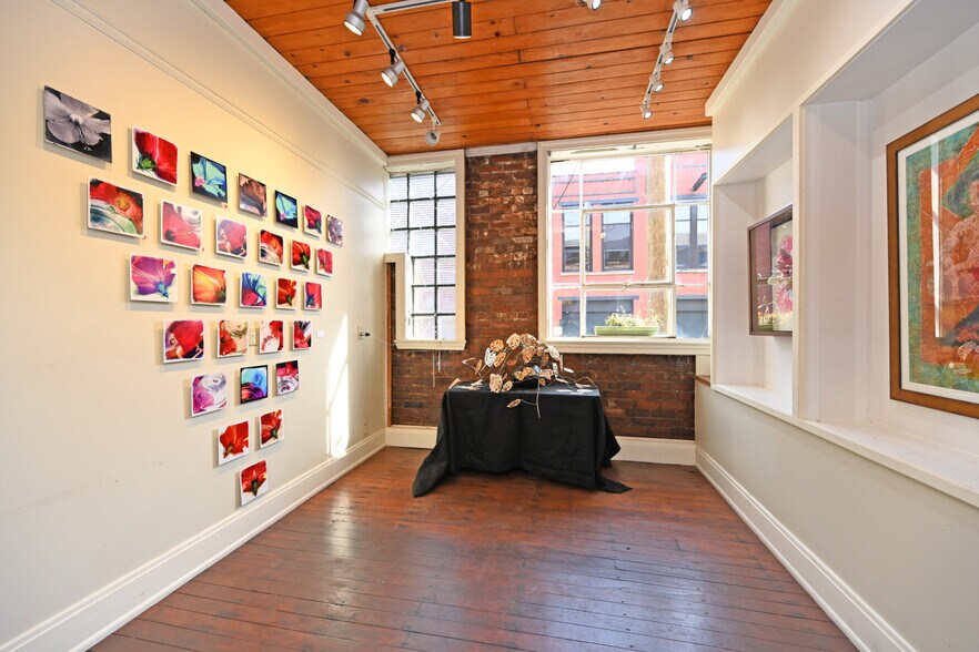 More Photos Of 2025 Dunlap St, Cincinnati Light Manufacturing For Sale