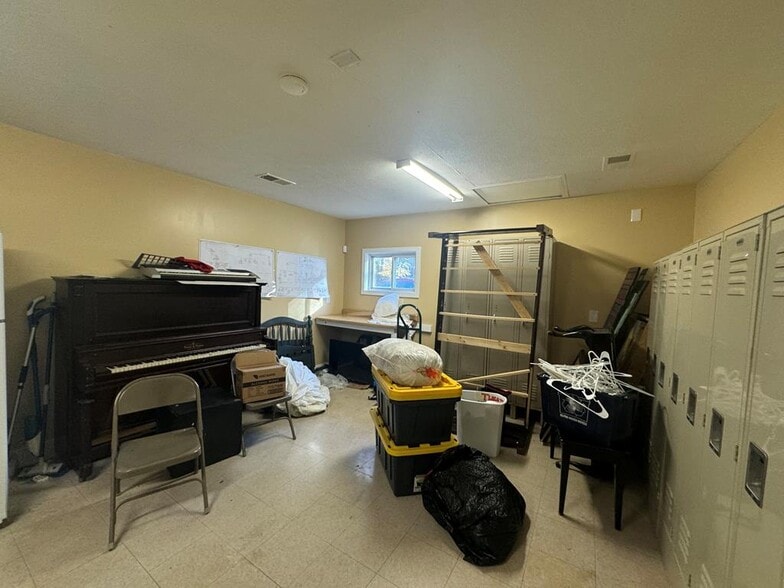 More Photos Of 715 N Kanawha St, Beckley Freestanding For Lease