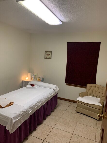 More Photos Of 3830 Williamsburg Park Blvd, Jacksonville Medical For Sale