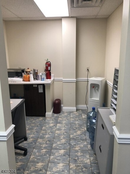 More Photos Of 435 Hollywood Ave, Fairfield Freestanding For Lease