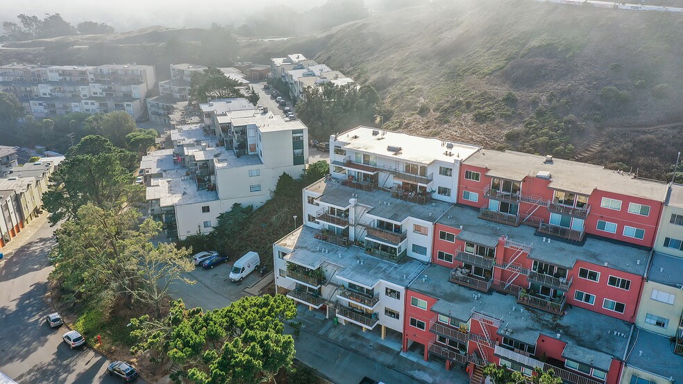 More Photos Of 74 Crestline Dr, San Francisco Multifamily For Sale
