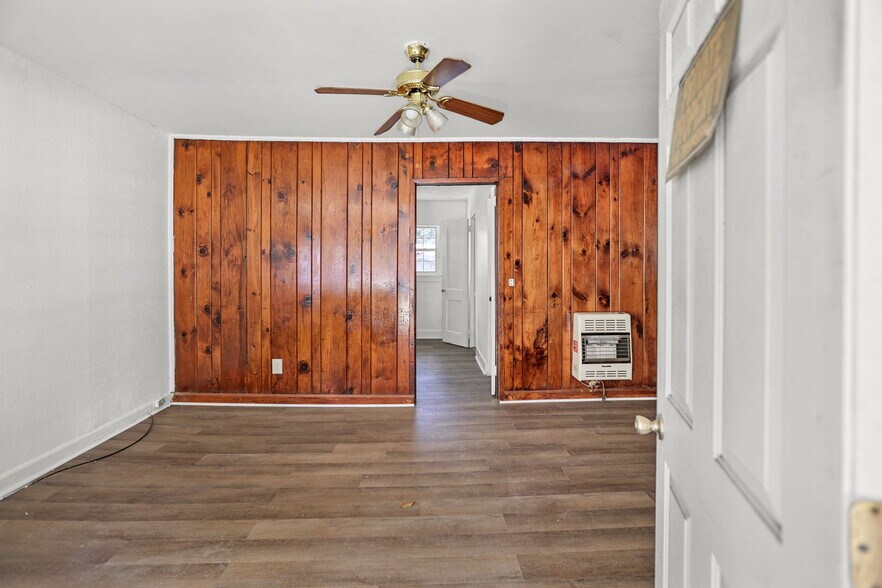 More Photos Of 138 Main St, Sharpsburg Flex For Sale