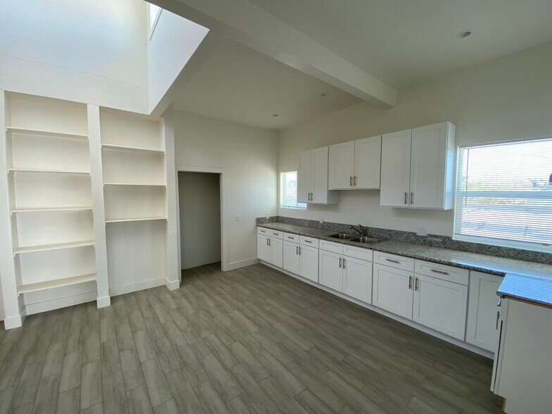 More Photos Of 8317 Whittier Blvd, Pico Rivera Storefront Retail Residential For Sale