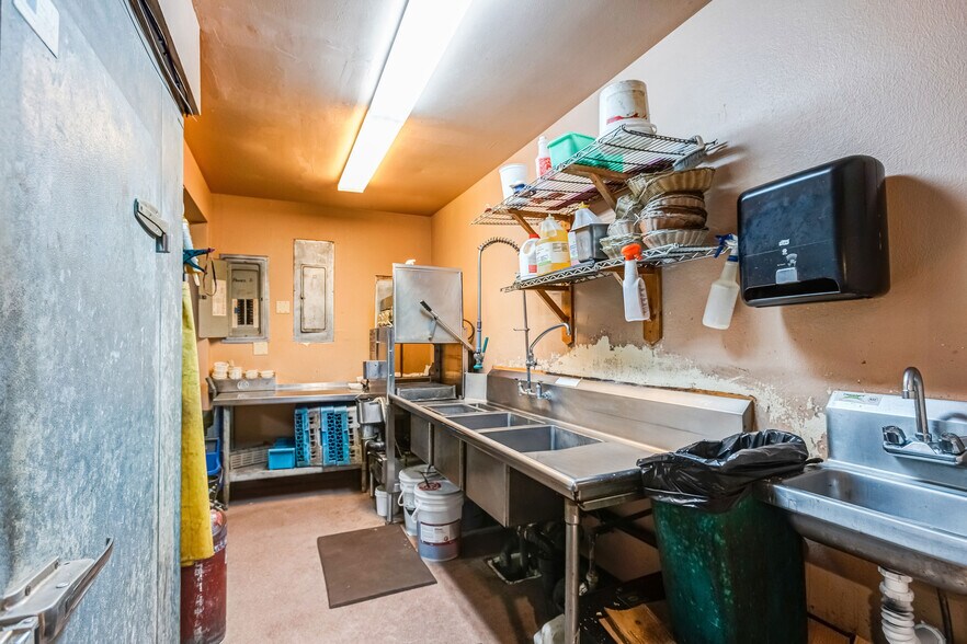 More Photos Of 263 N Main St, Donnelly Restaurant For Sale