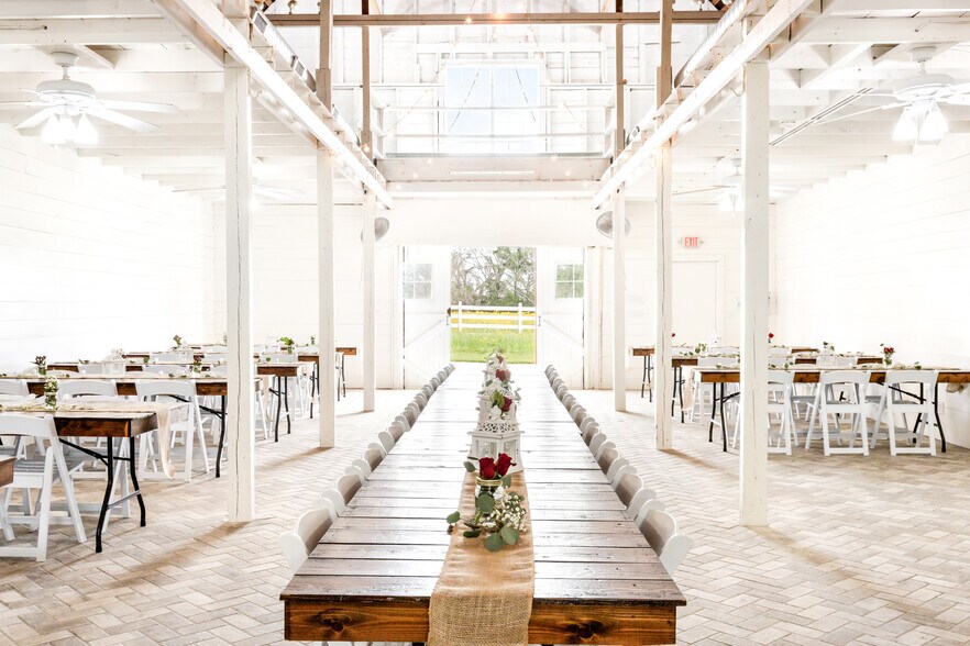 More Photos Of 53447 Highway 290, Hempstead Specialty For Sale