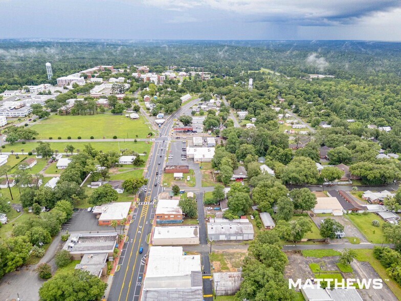 More Photos Of 17 W Washington St, Chattahoochee General Retail For Sale
