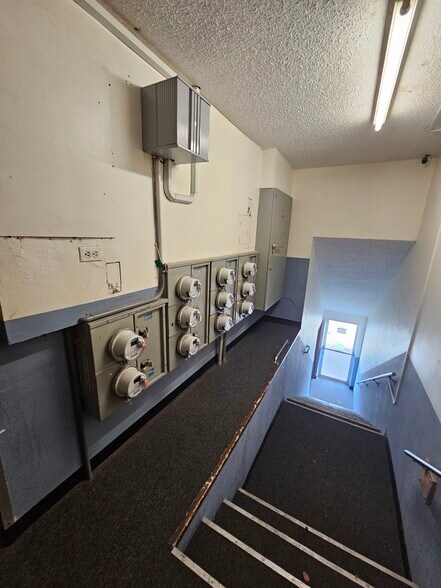 More Photos Of 917 E Main St, Klamath Falls Flex For Sale