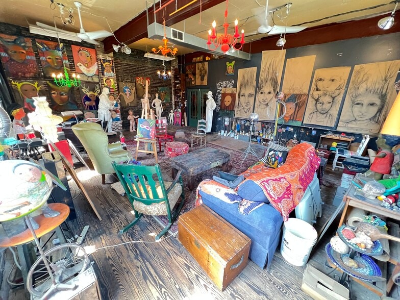 More Photos Of 1438-1442 Light St, Baltimore Showroom For Sale