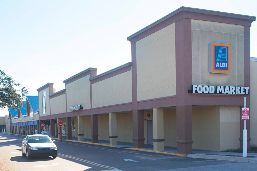 More Photos Of 1111 Missouri Ave N, Largo Unknown For Lease