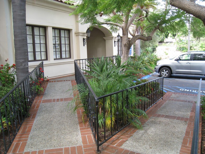 More Photos Of 3150 El Camino Real, Carlsbad Office For Lease