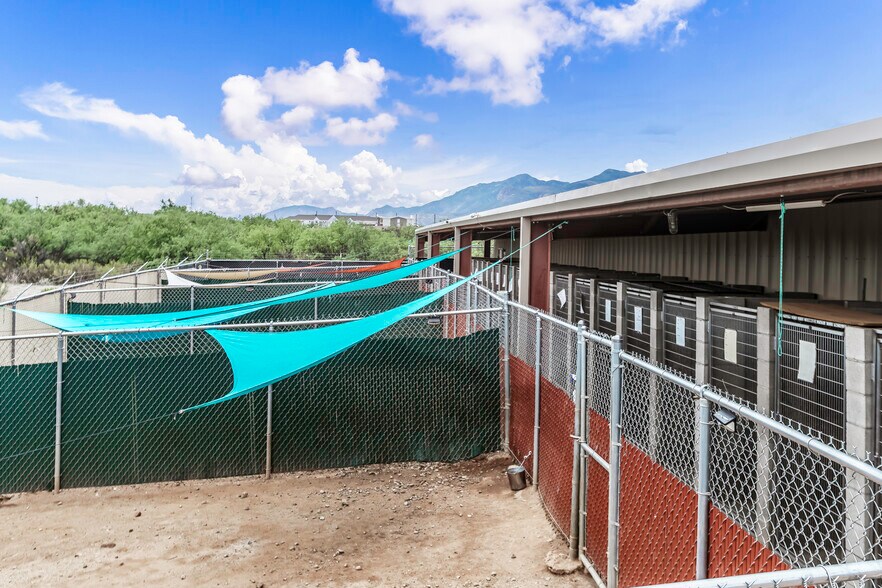 More Photos Of 1601 Wardle rd, Sierra Vista Specialty For Sale